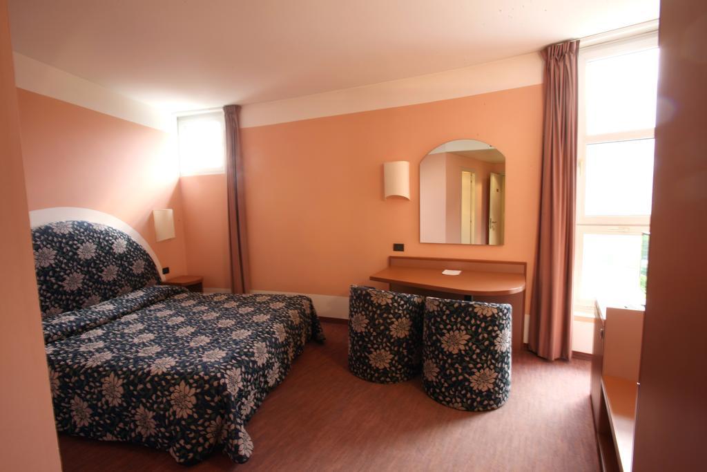 Etoile Du Nord Hotel Sarre Exterior photo