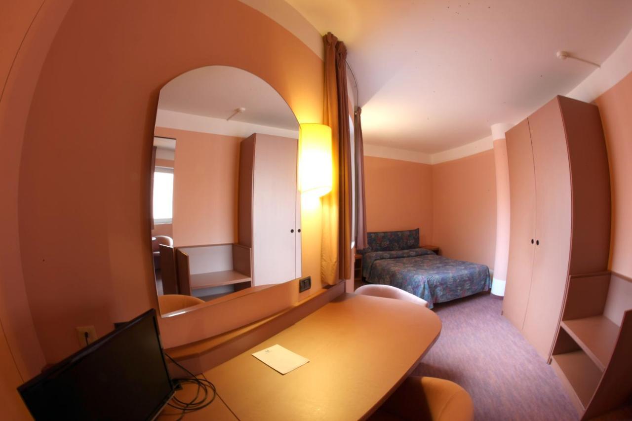 Etoile Du Nord Hotel Sarre Exterior photo